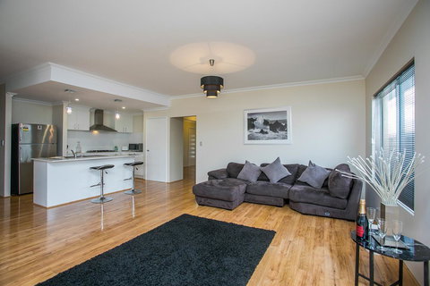 Indian Ocean Retreat - Accommodation Guide 7