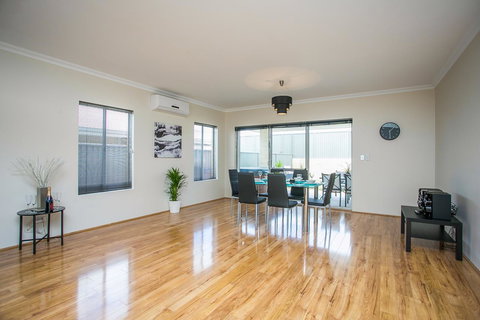 Indian Ocean Retreat - Accommodation Guide 9