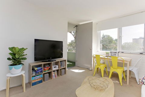 SEA BREEZE â€“ Between Cottesloe Beach & Swan River - Accommodation Asia 1