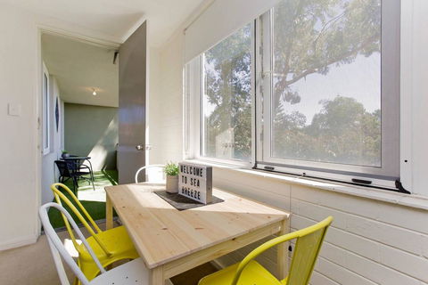 SEA BREEZE â€“ Between Cottesloe Beach & Swan River - Accommodation Asia 9