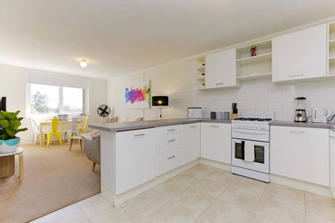 SEA BREEZE â€“ Between Cottesloe Beach & Swan River - Accommodation Asia 7