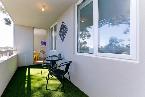 SEA BREEZE â€“ Between Cottesloe Beach & Swan River - Accommodation Asia 2