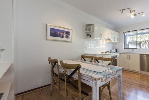 Cottesloe Sea Salt Abode - Executive Escapes - Accommodation Asia 6