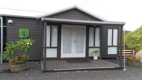 Windfall Estate Vineyard Cottage - Accommodation Guide 15