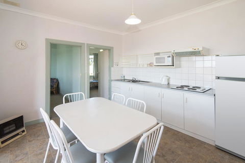 Augusta Hotel Motel - Accommodation Guide 4