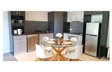 Stylish 1BDR Unit In The Heart Of Subiaco - Accommodation Asia 5