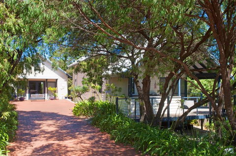 Orion Studio With Ocean Views - Accommodation Asia 1