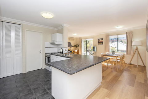 Subiaco Village - 34 - Accommodation Asia 4