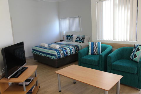 Mandurah Ocean Marina Chalets - Accommodation Asia 9