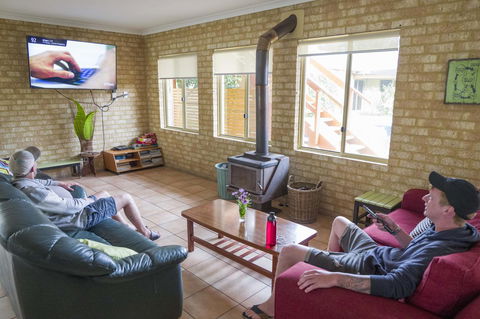 Lancelin Lodge - Accommodation Guide 4