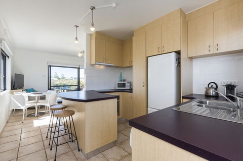Cottesloe Marine Apartment - Executive Escapes - Accommodation Asia 10