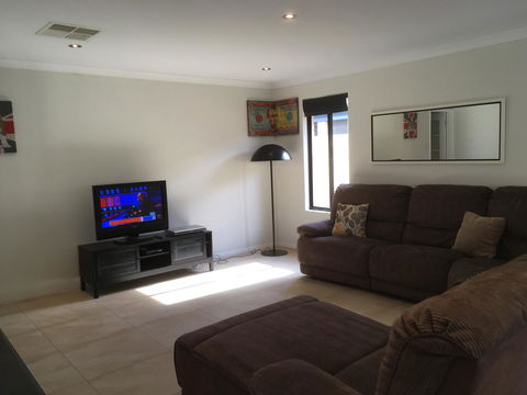 Shiraz Heights - Accommodation Asia 2