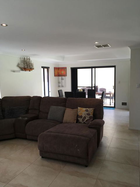 Shiraz Heights - Accommodation Asia 9