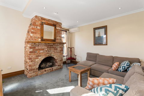 100 On South Callan Apartments - Accommodation Asia 1