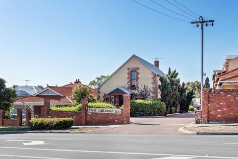 100 On South Callan Apartments - Accommodation Asia 0