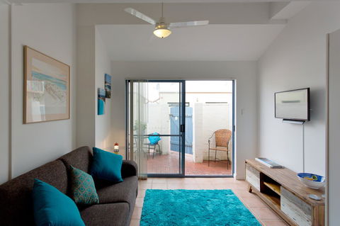 Life's A Beach! Fremantle - Accommodation Asia 4