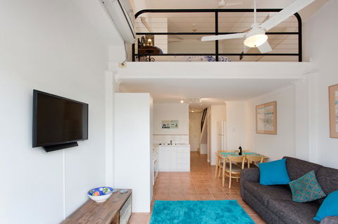 Life's A Beach! Fremantle - Accommodation Asia 5