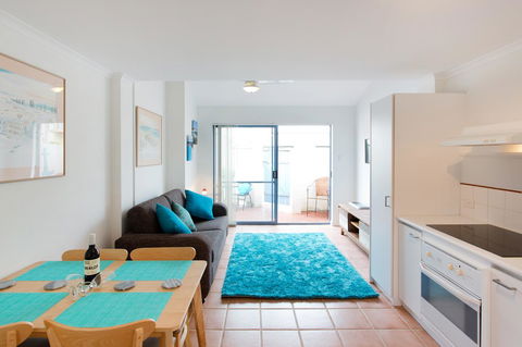 Life's A Beach! Fremantle - Accommodation Asia 3