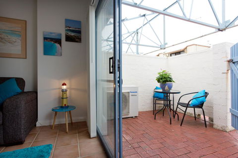 Life's A Beach! Fremantle - Accommodation Asia 15