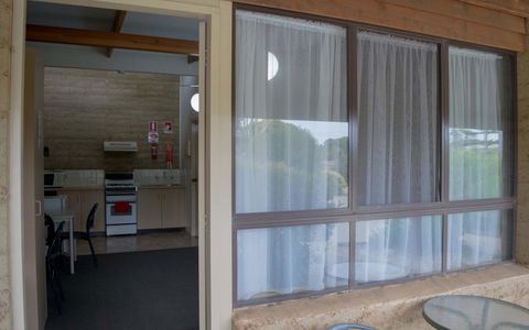 Hopetoun Motel & Chalet Village - Accommodation Asia 22