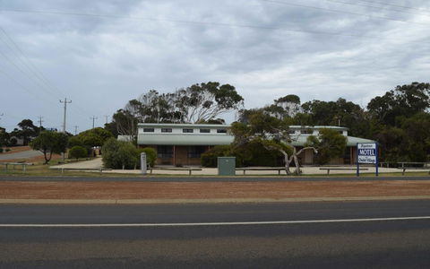 Hopetoun Motel & Chalet Village - Accommodation Asia 18