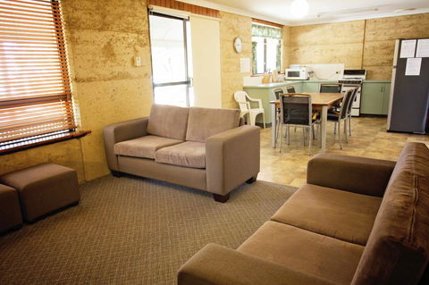 Hopetoun Motel & Chalet Village - Accommodation Asia 8
