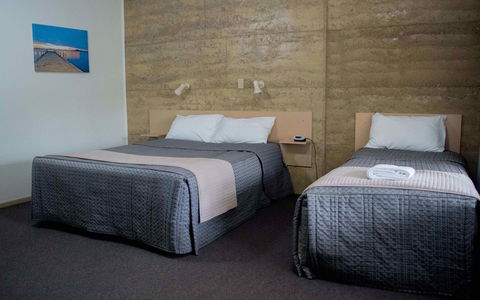 Hopetoun Motel & Chalet Village - Accommodation Asia 0