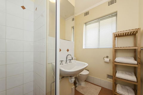 Rosalie 35 - Accommodation Asia 17