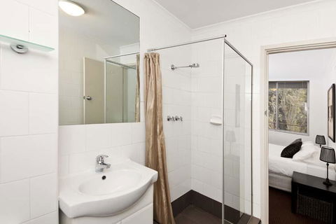 Cunningham Terrace 8 - Accommodation Asia 2