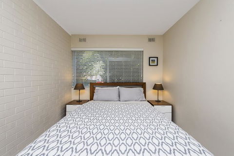 Townshend Rd - Accommodation Guide 21