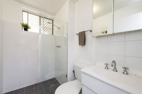 Townshend Rd - Accommodation Guide 24