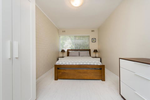 Townshend Rd - Accommodation Guide 20
