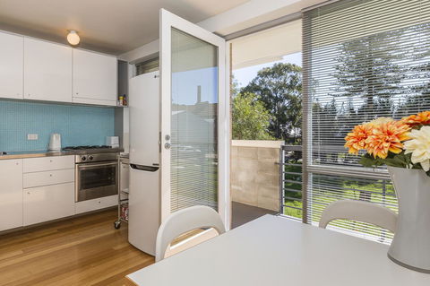 Cottesloe Tree Top Studio - Executive Escapes - Accommodation Guide 5