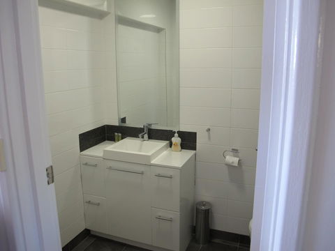 Studio 204 With Harbour, Ocean And Sunset Views From The Balcony - Accommodation China 21