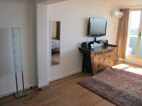 Studio 204 With Harbour, Ocean And Sunset Views From The Balcony - Accommodation China 14