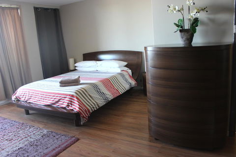 Studio 204 With Harbour, Ocean And Sunset Views From The Balcony - Accommodation China 16