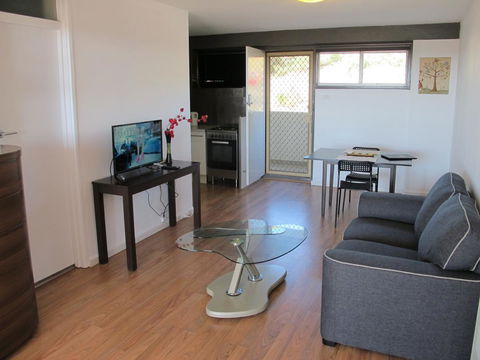 Studio 204 With Harbour, Ocean And Sunset Views From The Balcony - Accommodation China 9