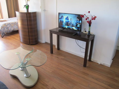 Studio 204 With Harbour, Ocean And Sunset Views From The Balcony - Accommodation China 15