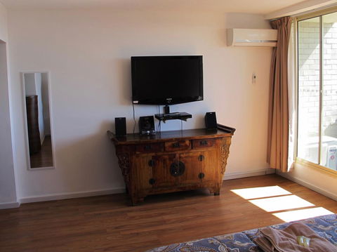 Studio 204 With Harbour, Ocean And Sunset Views From The Balcony - Accommodation China 7