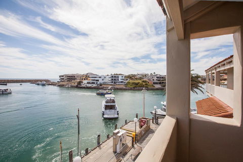 The Marina Hotel - Mindarie - Accommodation Asia 2
