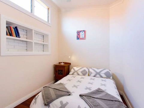 Sunset Cottage - Accommodation Asia 9