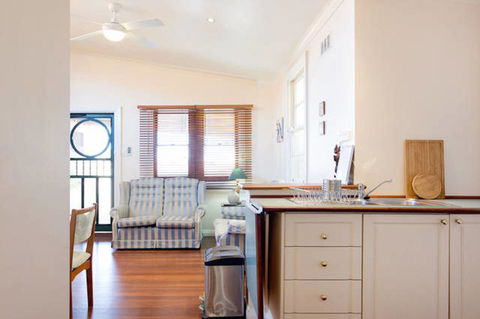 Sunset Cottage - Accommodation Asia 10