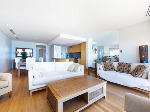 Beachfront Penthouse & Huge Terrace - Accommodation Asia 0