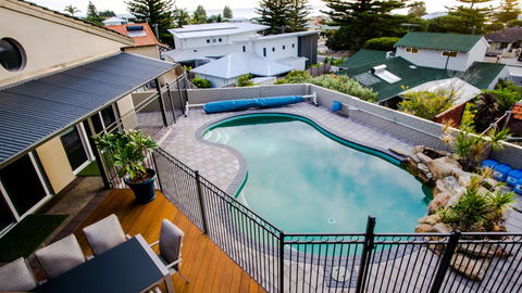 Mullaloo B & B - Accommodation Guide 12