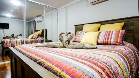 Mullaloo B & B - Accommodation Guide 27
