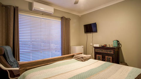 Mullaloo B & B - Accommodation Guide 26