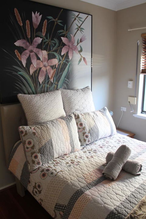 Mullaloo B & B - Accommodation Guide 7
