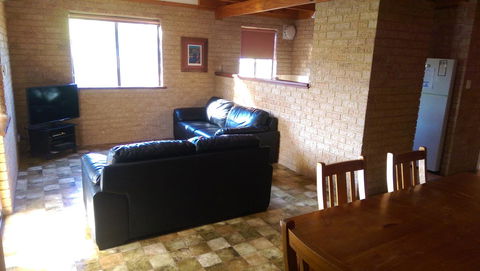Kestrel Chalets - Accommodation Asia 1