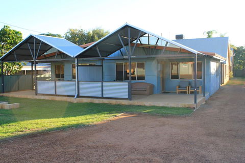 Kestrel Chalets - Accommodation Asia 14