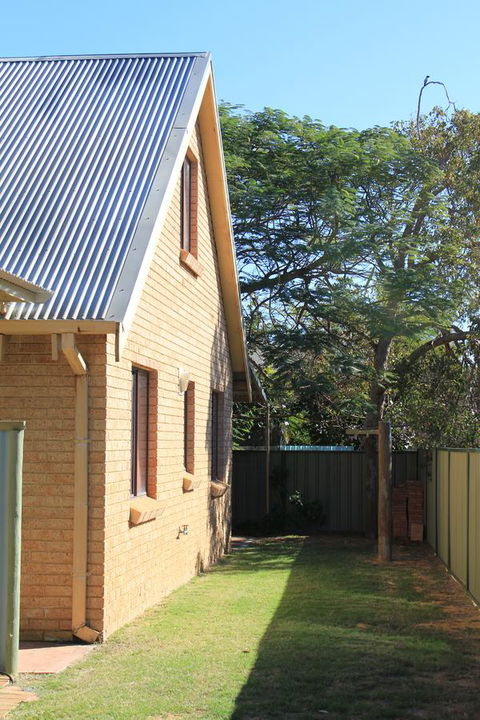 Kestrel Chalets - Accommodation Asia 5